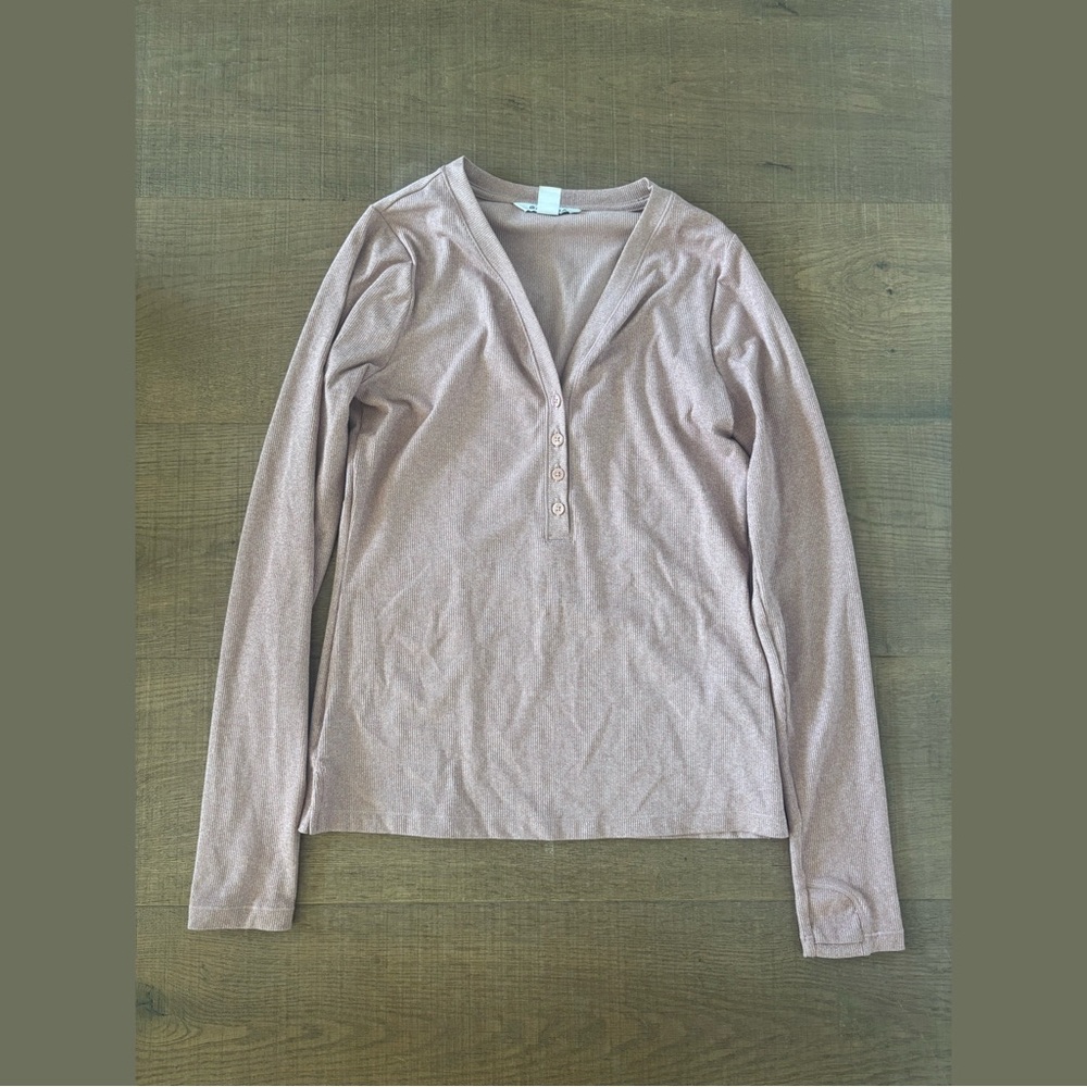 athleta beige uptempo henley button long sleeve shirt